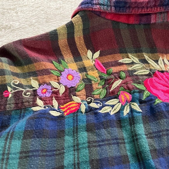 Styles To Go Floral Embroidered Patchwork Plaid Flannel Shirt Womens Medium - Picture 12 of 13